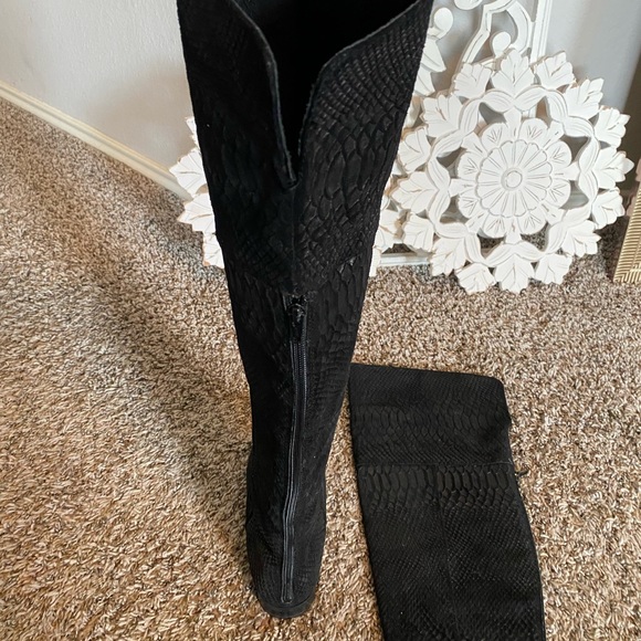 Seychelles Anthropologie Black Victory Croc Over The Knee Boots Leather size 7.5 - Picture 13 of 14
